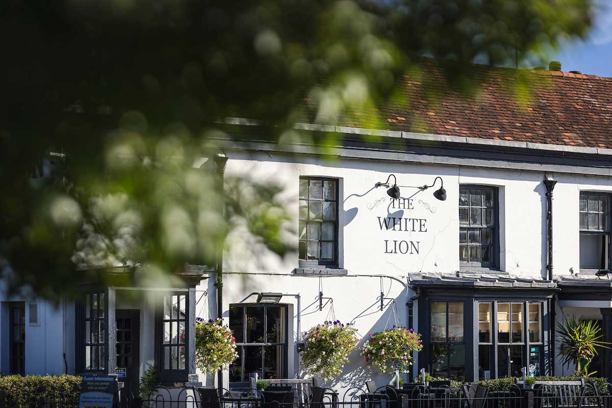 The White Lion pub on Reading Road, Yateley